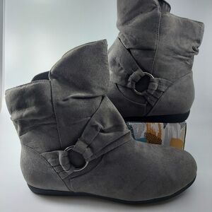 New Avenue Coudwalker Women 12W Medium Grey Ankle Bootie